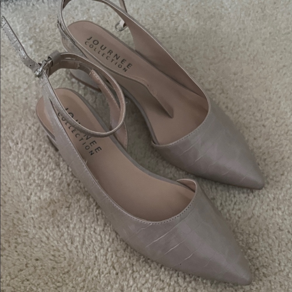 Journee Collection Women's Taupe Slingback Heels